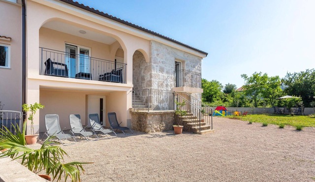 3 bedroom luxurious home in Rasopasno