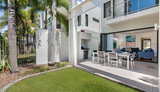 3 Bedroom Luxury Beach House