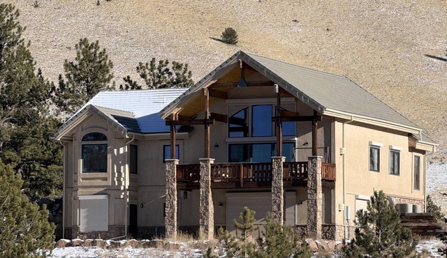 3 Bedroom Luxury Home!