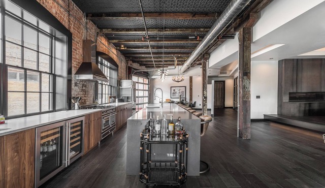 3-bedroom Luxury Lifestyle Townhome, walkable to Mass Ave with Parking