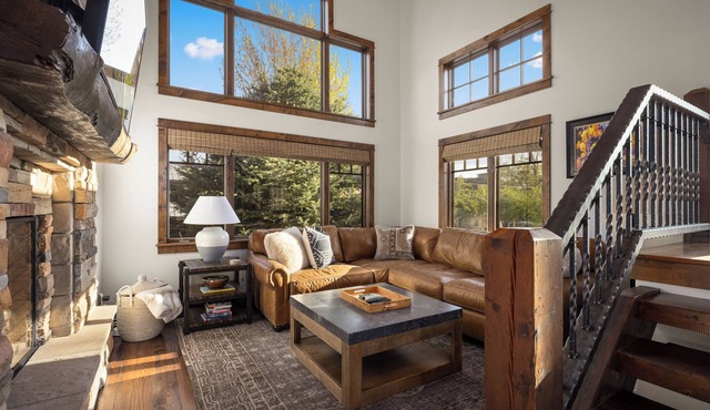 3 bedroom luxury townhome in downtown Whitefish! A block to all downtown shops and restaurants