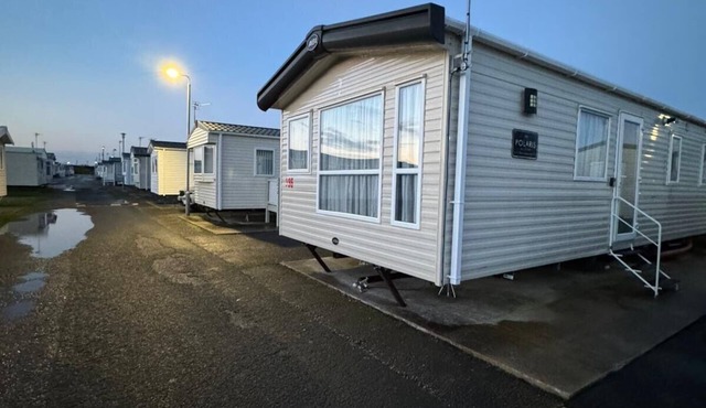 3 bedroom, Lyons Oakfield, Towyn, pets welcome