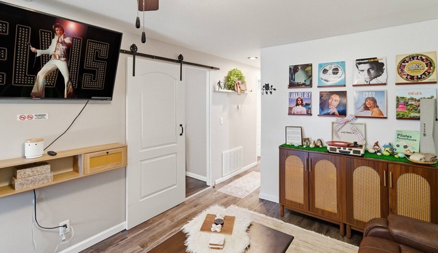 3 bedroom main level home in Garden City!