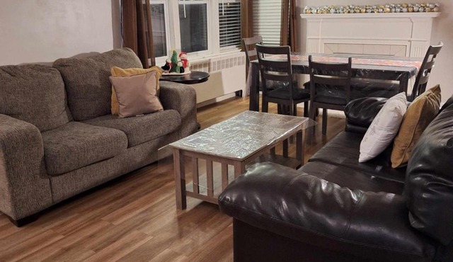 3 bedroom main level of the house all yours