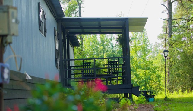 3-bedroom mobile home in wonderful Mount Hermon with WiFi, AC, and internet.