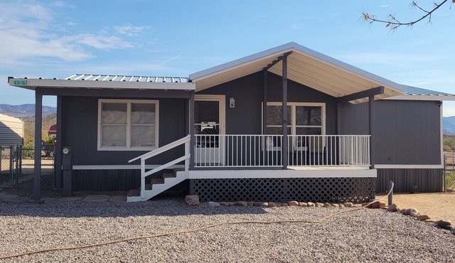 3-bedroom mobile home in charming Tonto Basin with AC, WiFi