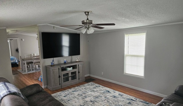3-bedroom Mobile home in charming Supply with WiFi, AC. Happy travels