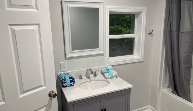 3-bedroom mobile home in fabulous Yemassee with WiFi, AC.