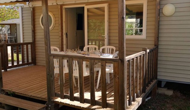 3-bedroom mobile home with terrace in Collias