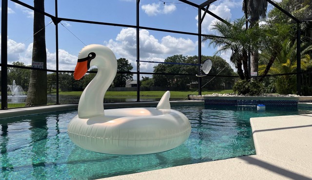3 bedroom Modern pool home, Oviedo FL, close to UCF