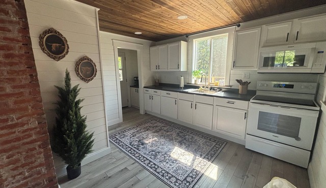 3-bedroom newly remodeled, cozy house in Holcombe, WI