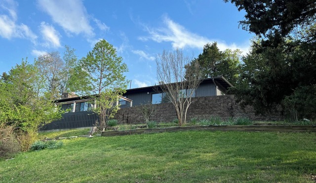 3-bedroom newly remodeled bungalow located on Beaver Lake in Rogers, AR.