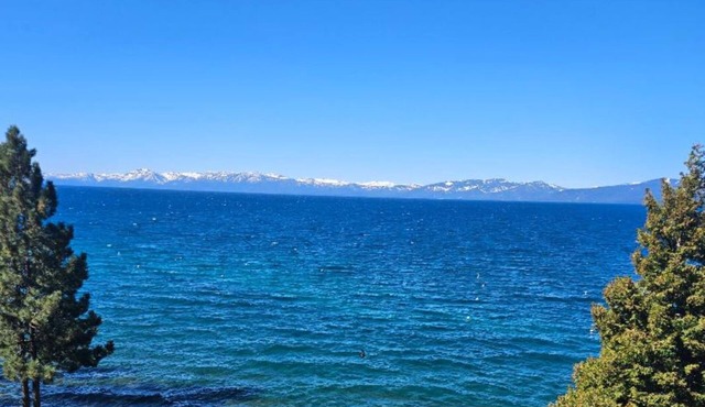 3-bedroom newly renovated condo with beautiful views of Lake Tahoe. Pet Friendly