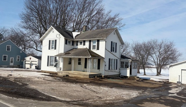 3-bedroom Newly renovated house in Clyde nClose to Sandusky and Lake Erie.