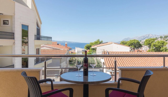 3 bedroom nice apartment in Baska Voda