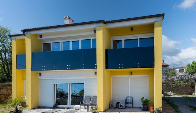 3 bedroom nice apartment in Marinici