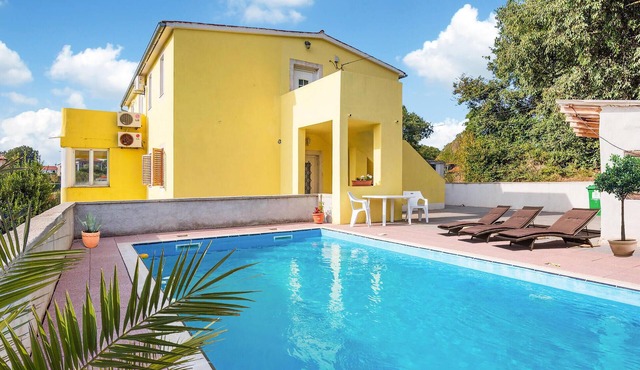 3 bedroom nice apartment in Marcana