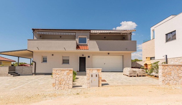 3 bedroom nice apartment in Mandre