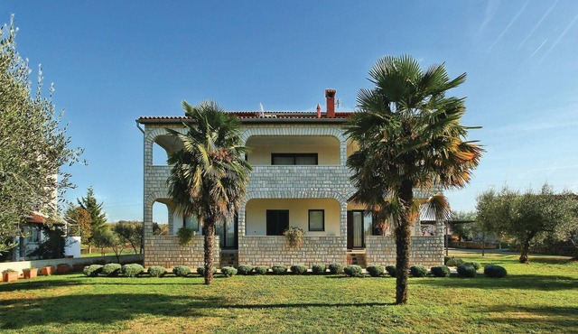 3 bedroom nice apartment in Porec