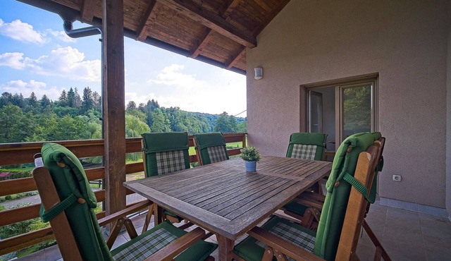 3 bedroom nice home in Donji Zvecaj