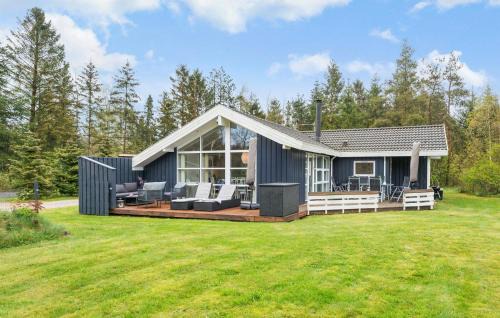 3 Bedroom Nice Home In Bording