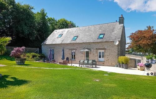 3 Bedroom Nice Home In Saint-Marcouf