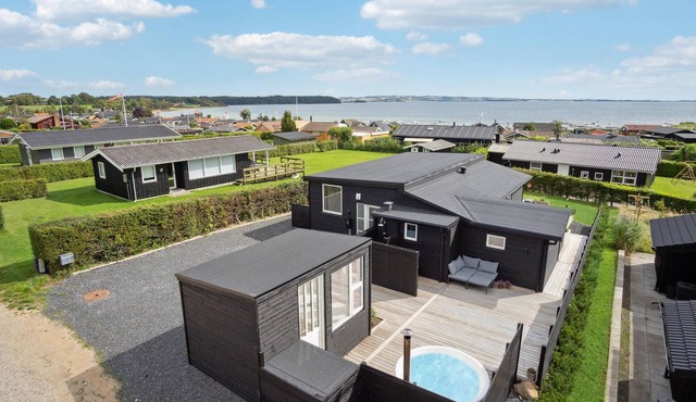 3 bedroom nice home in Rønde