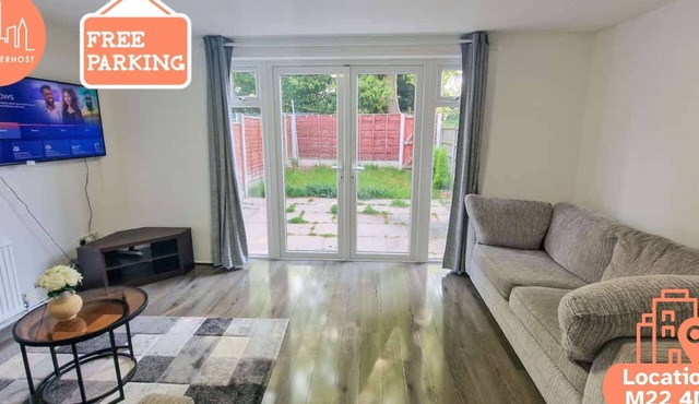 3 Bedroom Northenden Home by City SuperHost