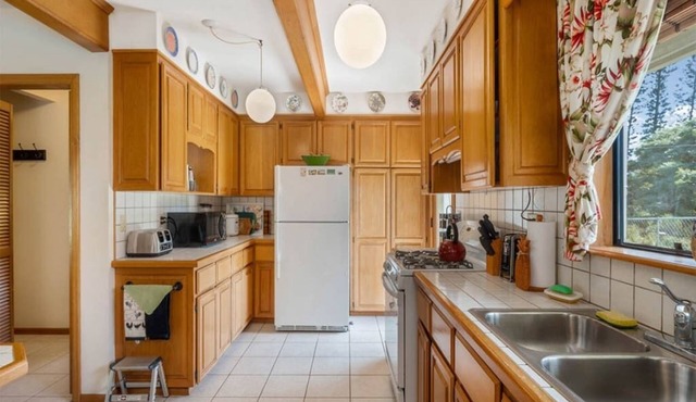 3 Bedroom Ocean View Home for 8 - Hale Kamaoa