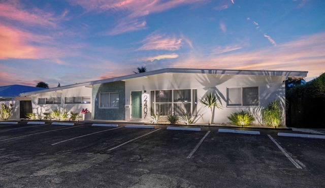3 Bedroom on the Barrier Island. Walk to the Beach