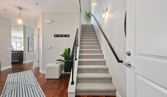 3-bedroom penthouse condo in DownTown Boise, 2 decks, Close to Everything!