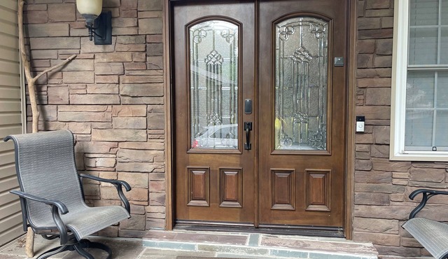 3-bedroom pet-friendly house in Gaithersburg AC, WiFi, deck, and fenced in yard