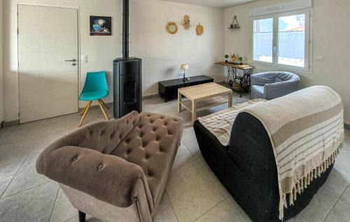 3 Bedroom Pet Friendly Home In La Jonchere