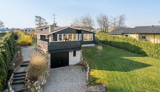 3 bedroom pet friendly home in Bogense