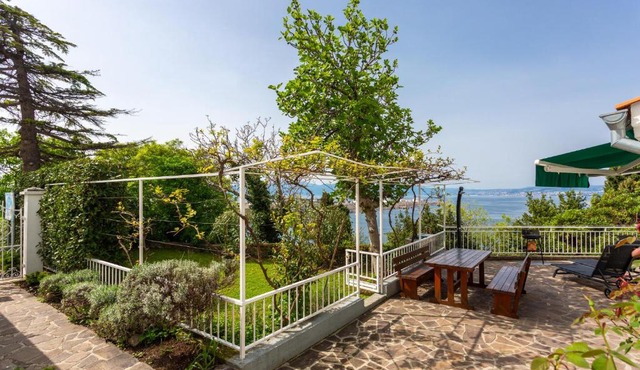 3 Bedroom Pet Friendly Home In Omisalj
