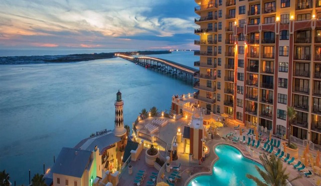 3 Bedroom Plus, Harbour View, on Destin Beach. Wyndham Emerald Grande