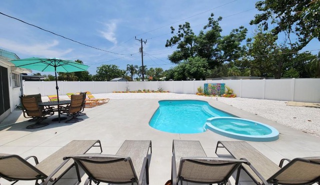 3 Bedroom Pool Home 5 Miles from Best Beaches Around home