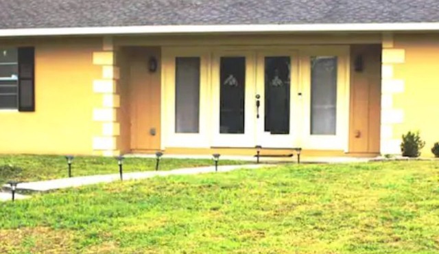 3 bedroom pool home w/AC Game Room. Pet friendly!