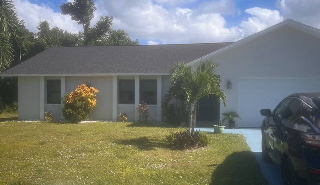 3-bedroom pool house in charming Bokeelia with AC, WiFi. Beautiful, peaceful,