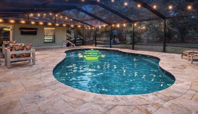 3-bedroom pool house on a acre w fenced yard - UTC, IMG, Lakewood Ranch & beach