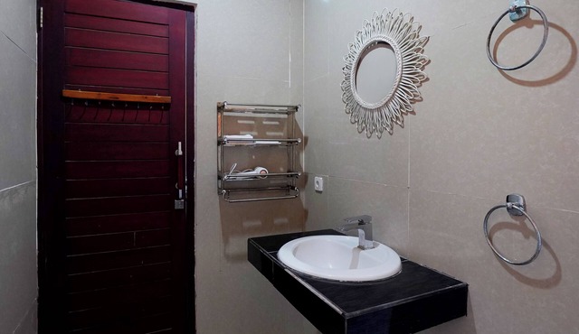 3 Bedroom Pool West Sanur - Lake House