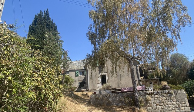 3 Bedroom Private vacation home in Saint-Urcize