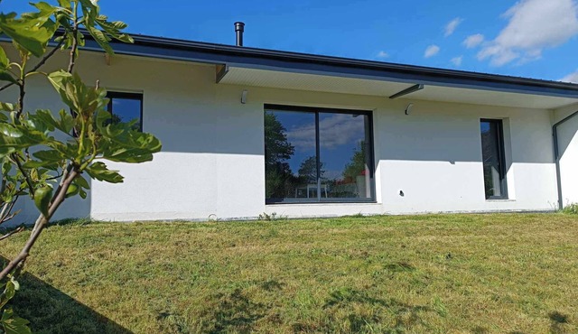 3 Bedroom Private vacation home in Nivillac