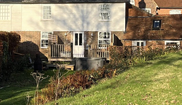 3 bedroom Quirky Luxurious Cottage With Hot Tub