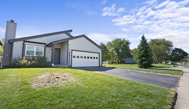 3 Bedroom Ranch Home w/fenced back yard and deck.