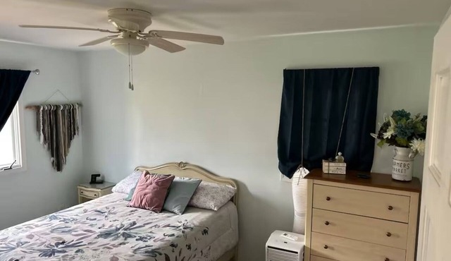 3 bedroom ranch, sleeps 8 with AC,WiFi, and impeccable cleanliness.
