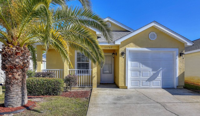 3 Bedroom Renovated Vacation Rental close to the beach in Panama City Beach, Fl