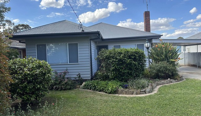 3 Bedroom Renovated home near the Murray River