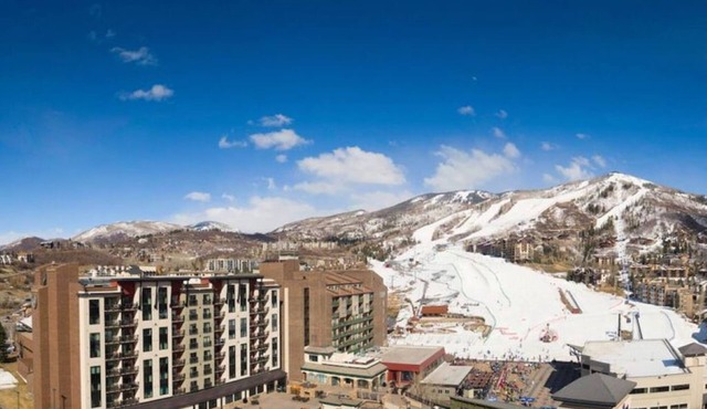 3-bedroom resort in fantastic Steamboat Springs with cozy vibes on July 4th