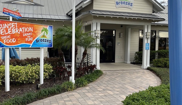 3-bedroom resort in delightful Kissimmee with WiFi, fitness room, AC